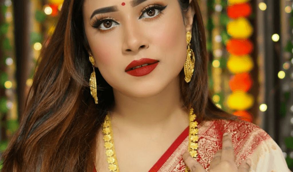 The Queens of YouTube Makeup Tutorials in India - The Reelstars