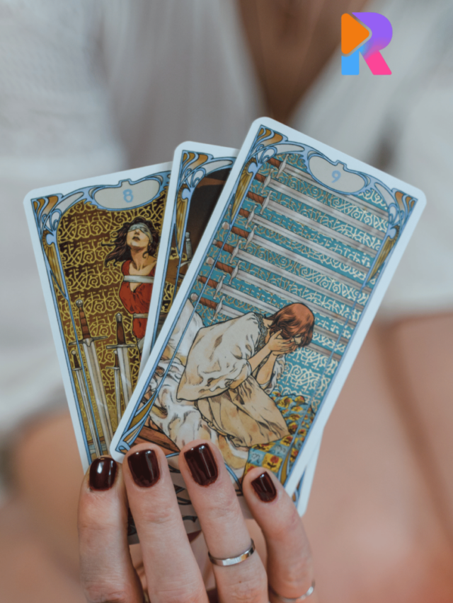 Instagram’s Top Women Tarot Readers and Spiritual Coaches